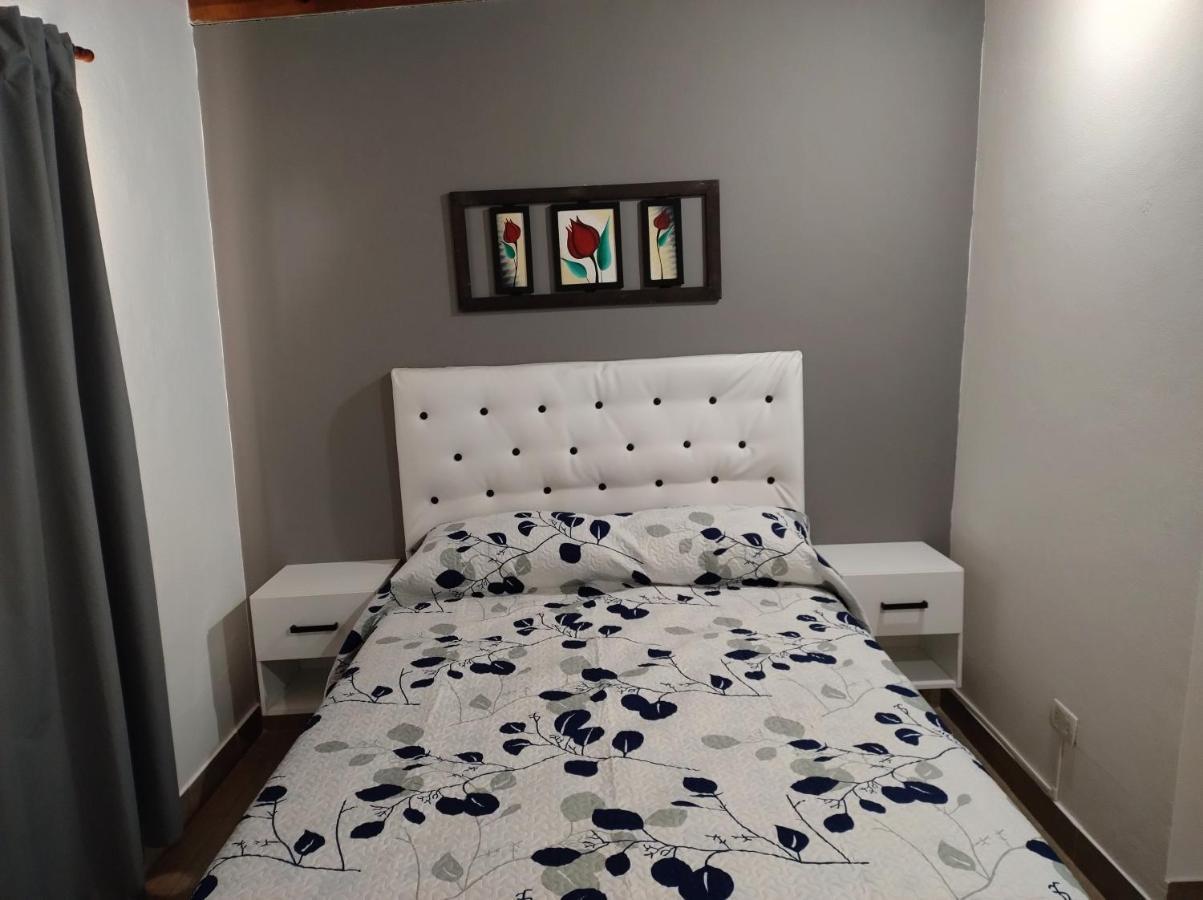 Casa Ana, Departamento Amplio A 20 ' Aeropuerto *